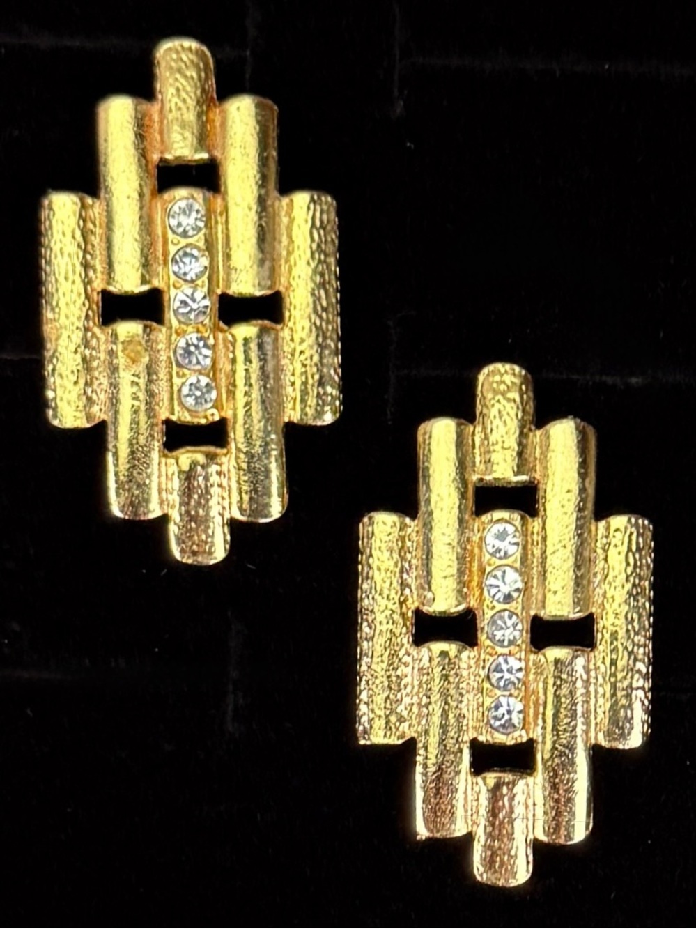 Vintage aged brushed matte goldtone, bling clip on earrings